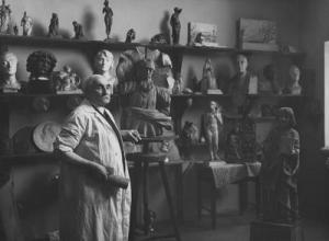 Stanislaw Lewandowski-konserwator na Zamku w Warszawie