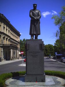 Pilsudski_in_Warsaw